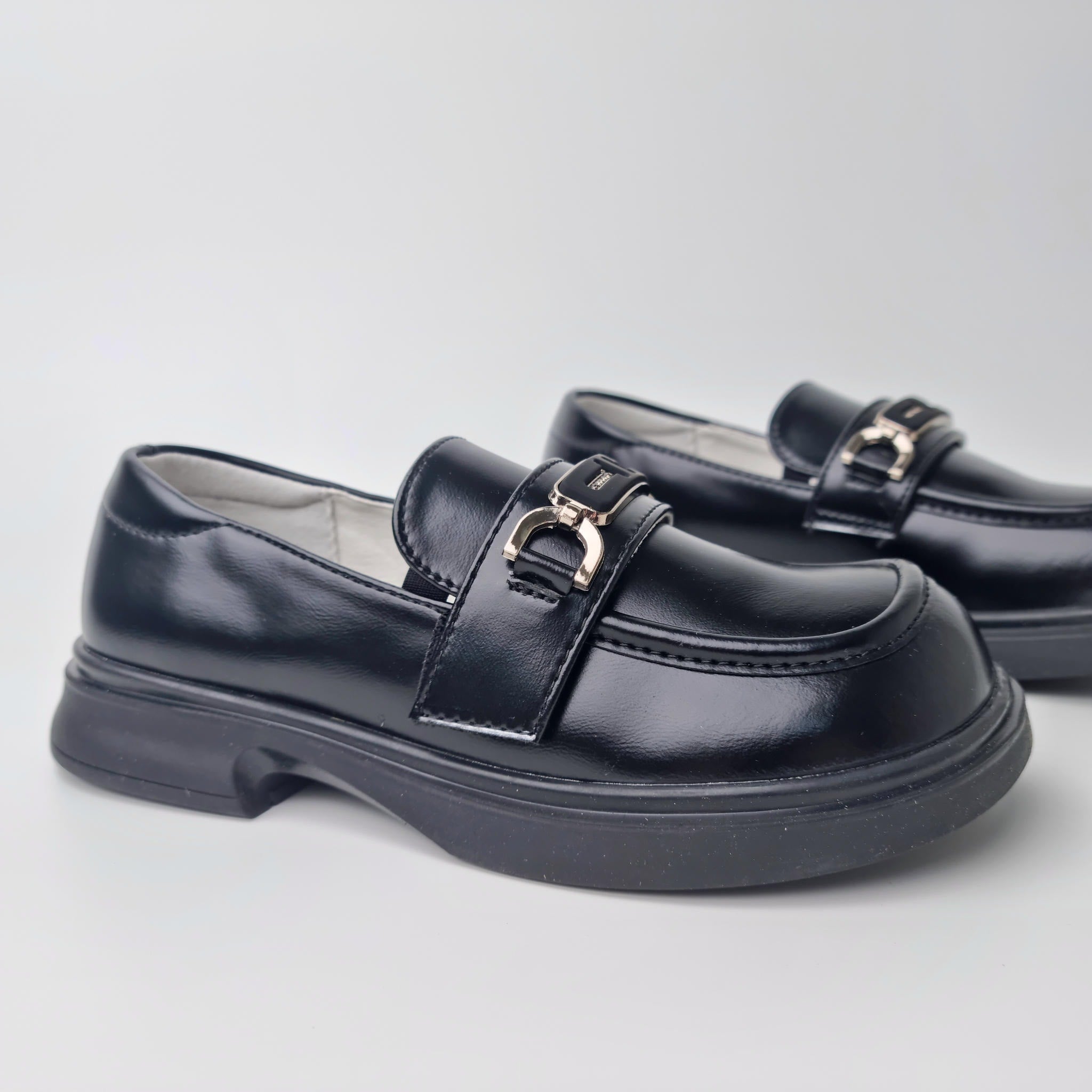 Туфлі для дівчинки святкові шкільні чорні Apawwa CV3663N
